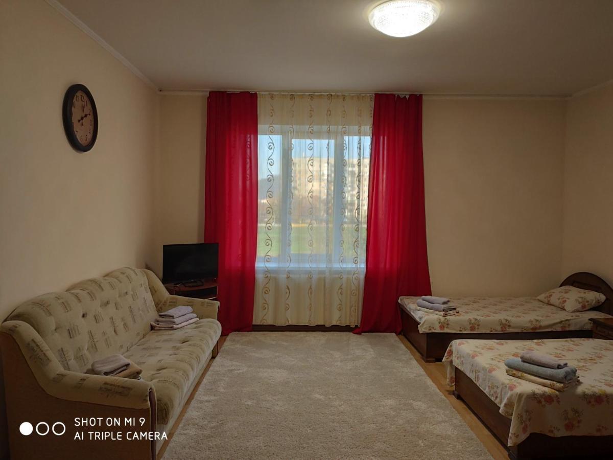 Apartments "Domovik" Івана Парканія 2А Кв 19 Moukatcheve Extérieur photo