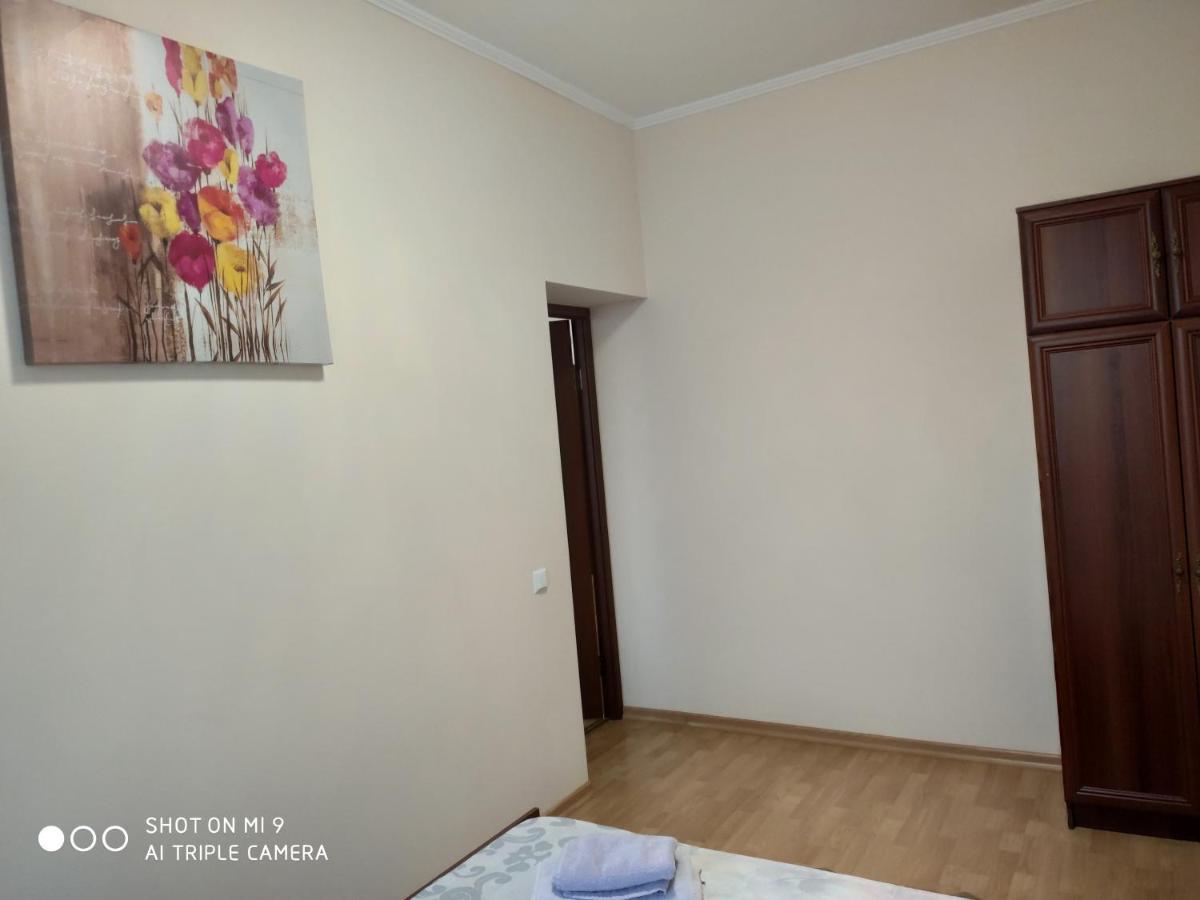 Apartments "Domovik" Івана Парканія 2А Кв 19 Moukatcheve Extérieur photo